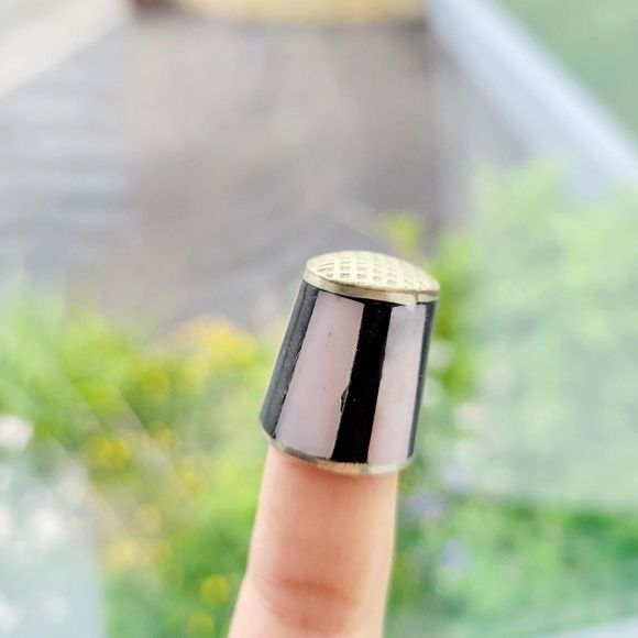 Vintage Abalone Mother of Pearl Thimble - Picture 6 of 7